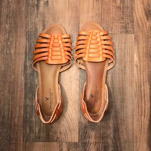 American Eagle flat sandals